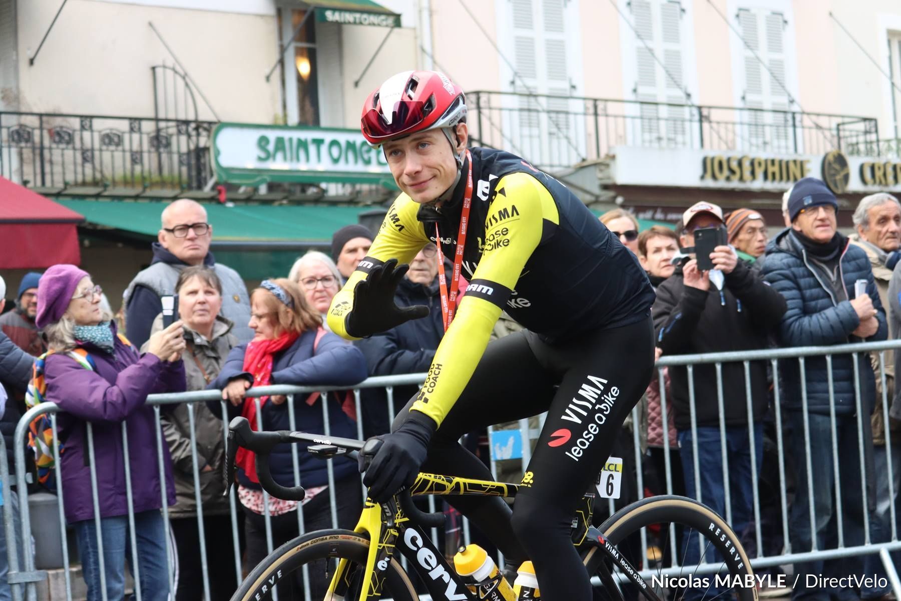 Tour de France : Visma-Lease a Bike dévoile son maillot